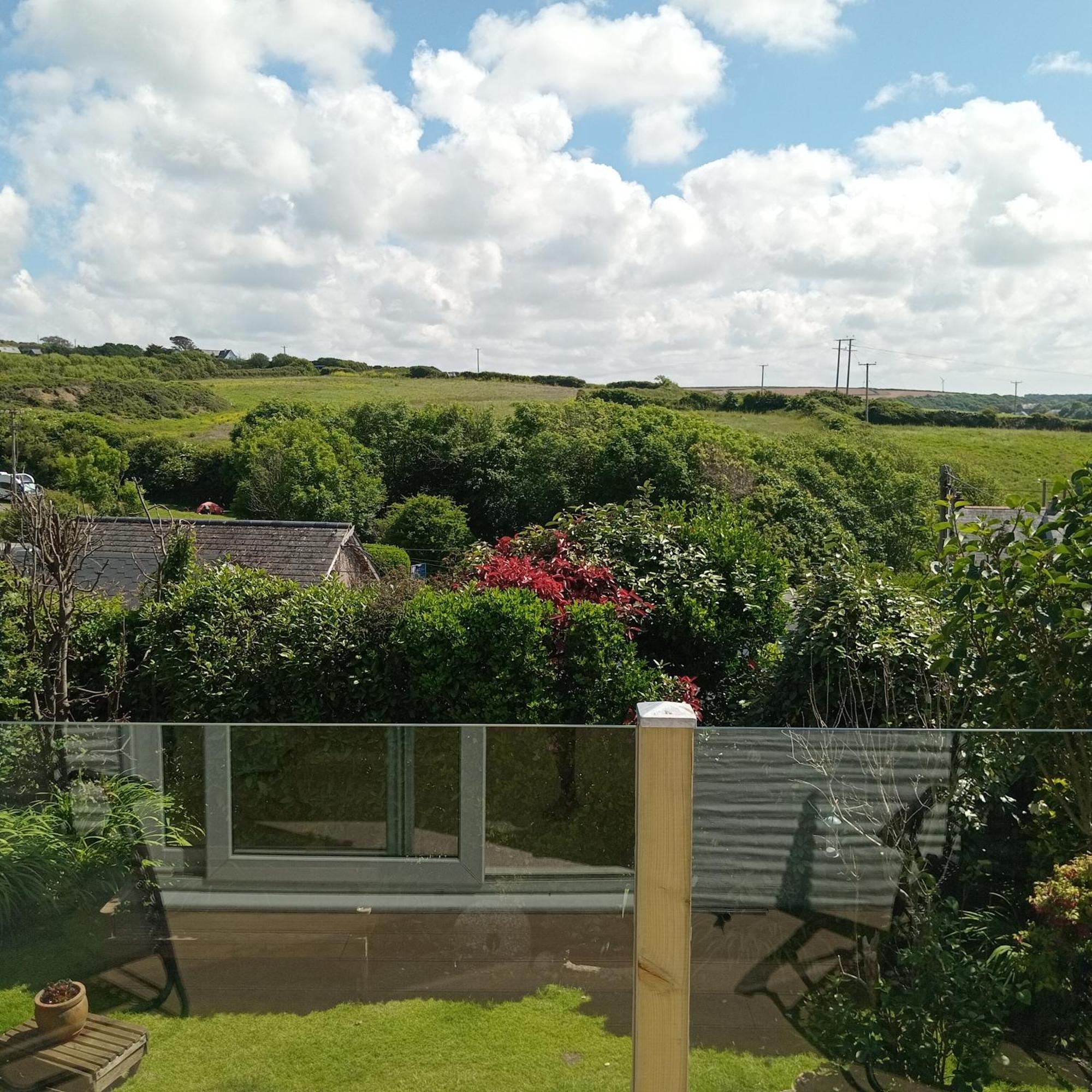 Curlews Cottage - House With 3 Bedrooms And Garden - Walking Distance To The Beach Perranporth Exterior photo
